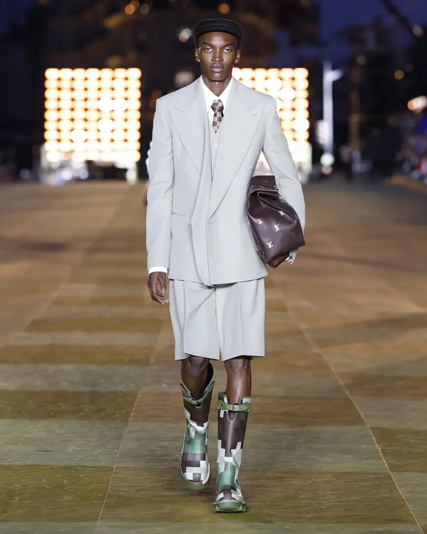 Fashion Week masculine : Pharrell Williams embrase le Pont Neuf