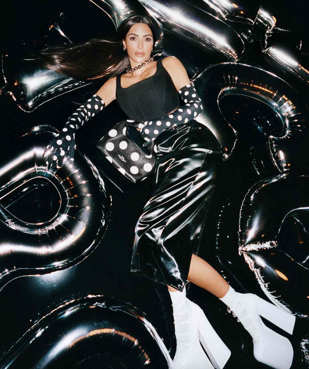 Kim Kardashian  Kardashian style, Fashion, Louis vuitton bag