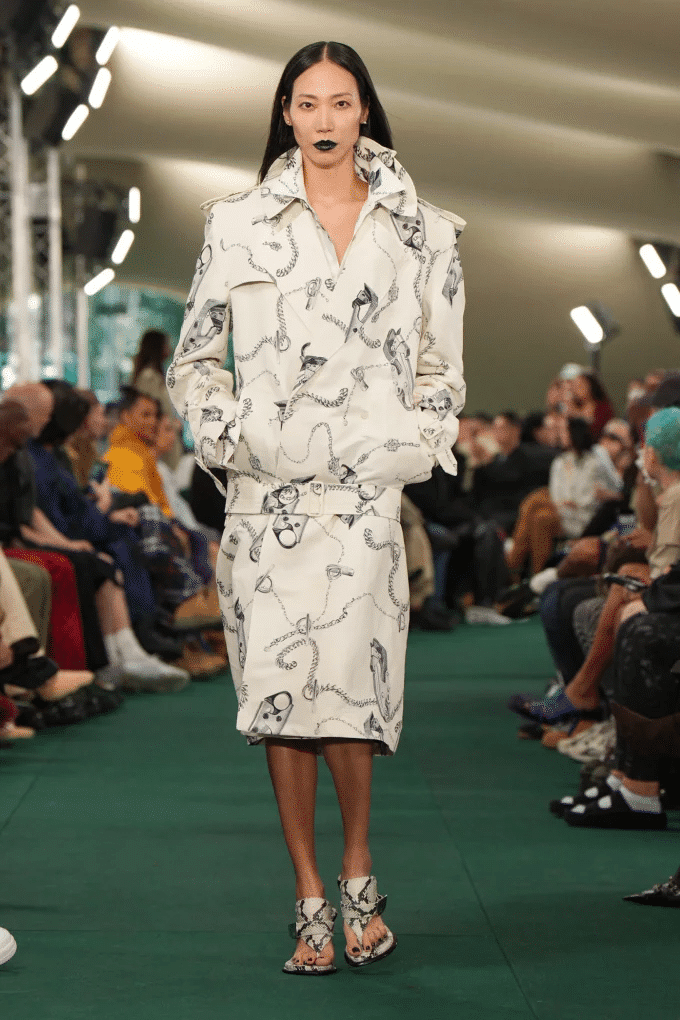 At Burberry, Daniel Lee Focuses on Life in the Trenches - The New