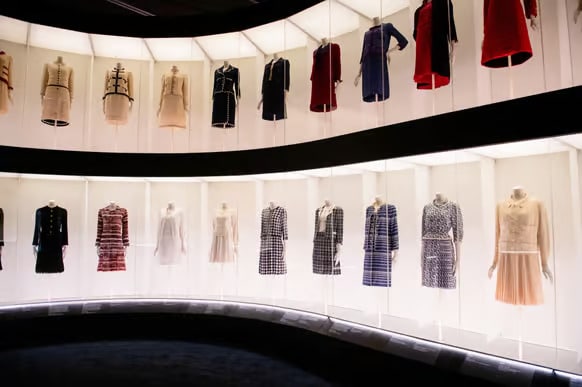 [Luxus Magazine] Chanel exhibition at London's V&A Museum: Coco Chanel ...